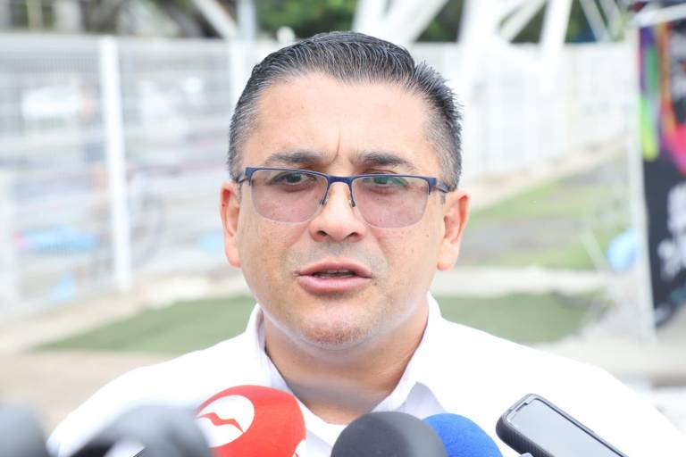 Llama Protección Civil a no sacar basura durante las lluvias y tener precaución al manejar