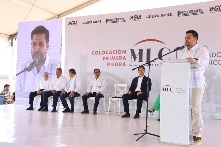 Colocan primera piedra de Recinto Fiscalizado Estratégico