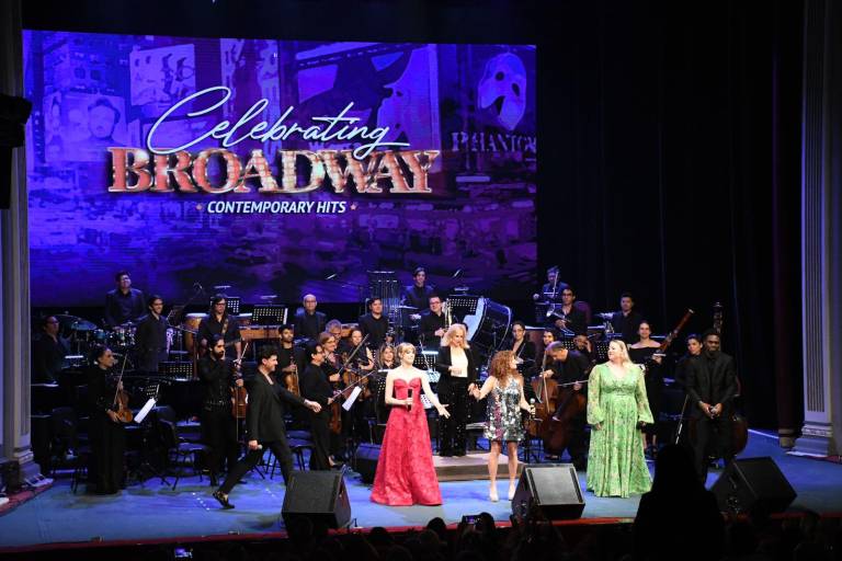 Celebrating Broadway revive aventuras de grandes musicales y de la época disco