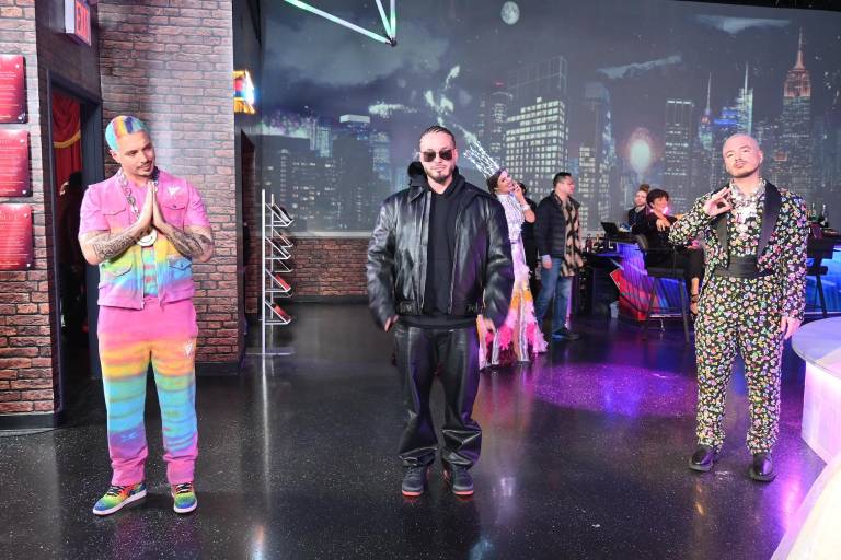 Presenta el Museo Madame Tussauds dos nuevas figuras del cantante J Balvin