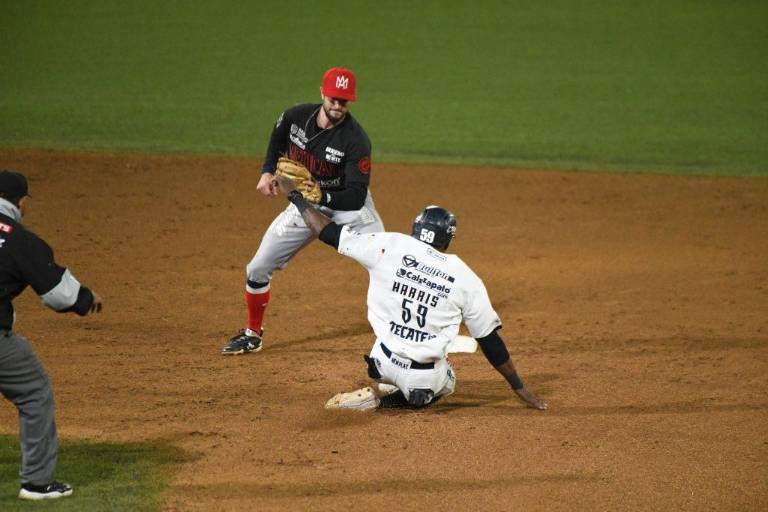 Algodoneros se lleva el primero de la serie ante Águilas en Guasave