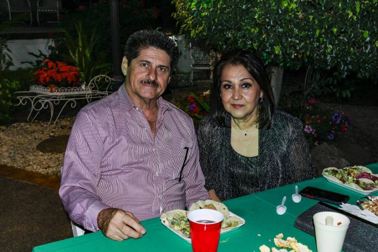 Con piñatas, rifas y música realiza su posada el Instituto de Neurociencias y Educación de Sinaloa