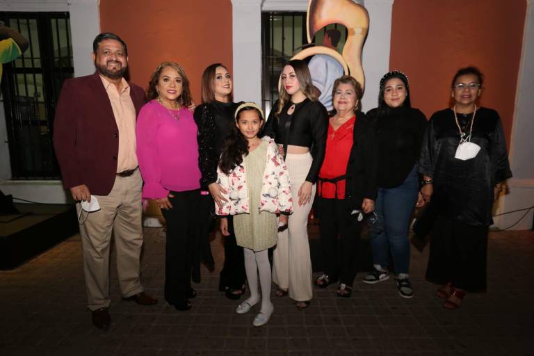 Viven la gran fiesta en la elección de Carolina, Reina del Carnaval de Mazatlán