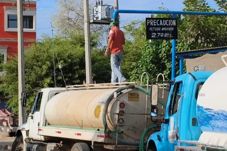 $!Reanudan suministro de agua en pipas para comunidades de 16 municipios de Sinaloa