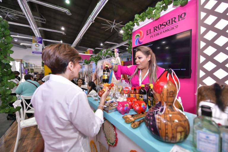 Inauguran stand de Rosario en Tianguis Turístico