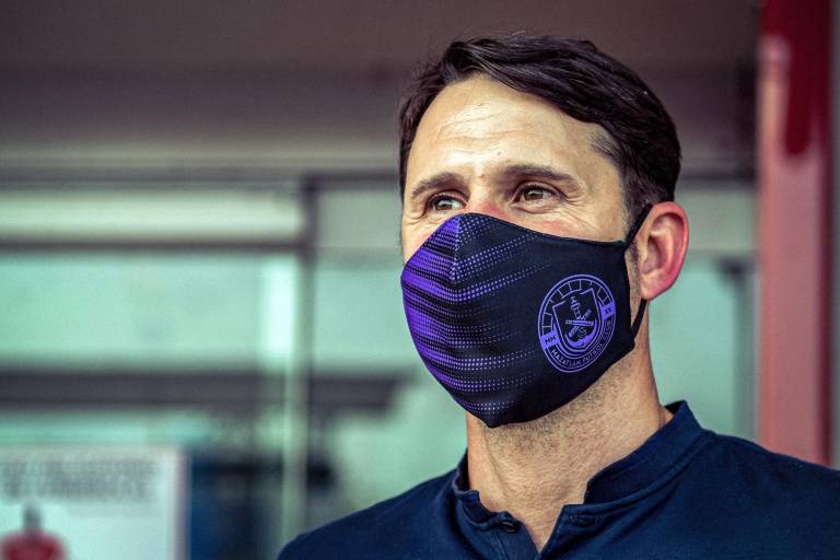 Beñat San José, técnico del Mazatlán FC, se regresa al puerto tras nacimiento de su hijo