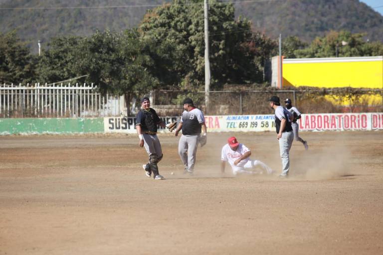 Taller As Ruiz remonta y gana en Liga CB del Club Polluelos