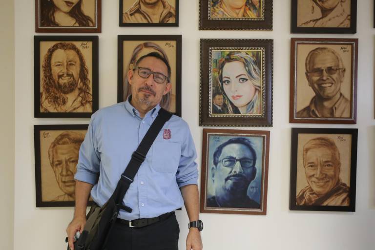 Presenta ‘Bocetos de amigos mazatlecos’ Xosé Lamas