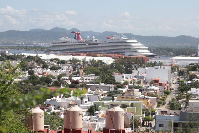 Llega Carnival Panorama a Mazatlán con más de 5 mil pasajeros a bordo