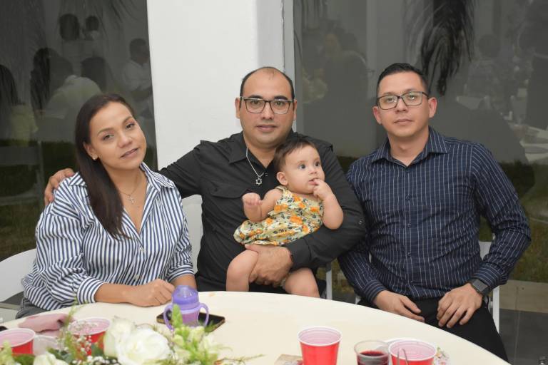 Despiden Alegría Peña y Manuel de Jesús Serrano su soltería