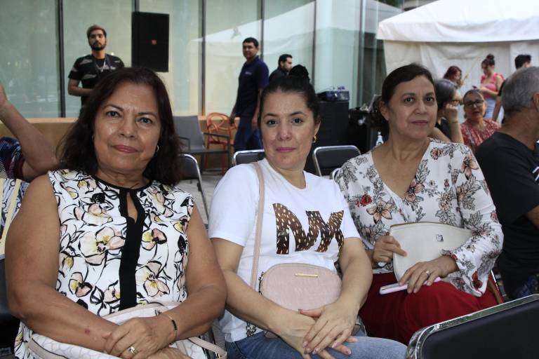 Clientes de Cimaco Culiacán asisten a la pasarela ‘Ceiba Summer Trends’
