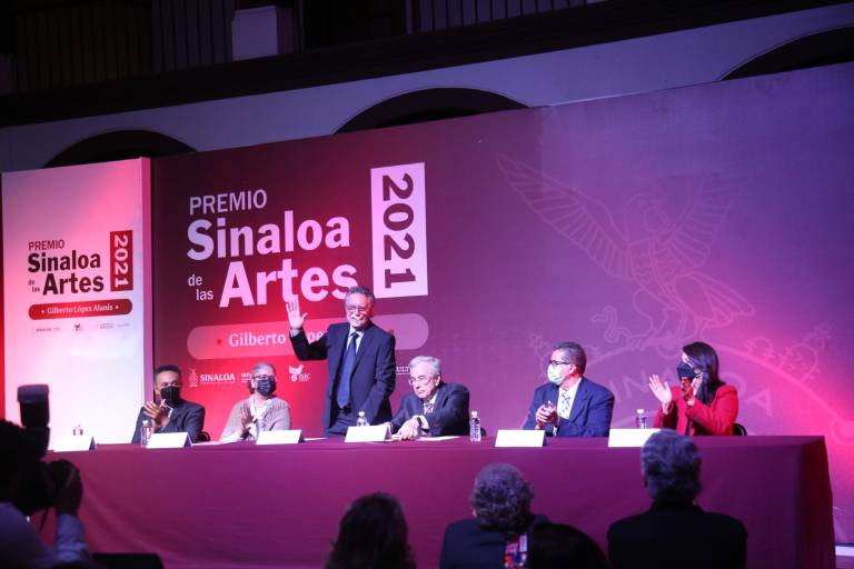 Reconocen a Gilberto López Alanís con el Premio Sinaloa de las Artes
