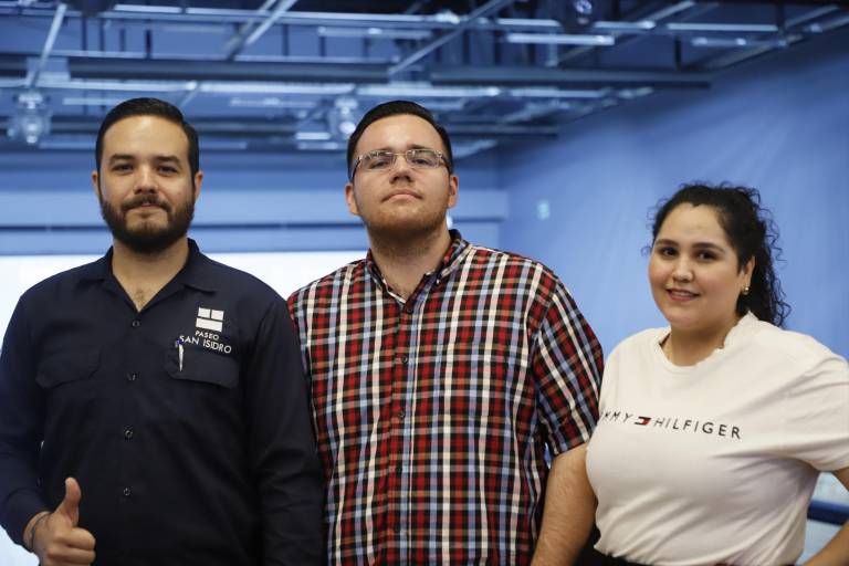 Participan en Torneo de Boliche con Causa