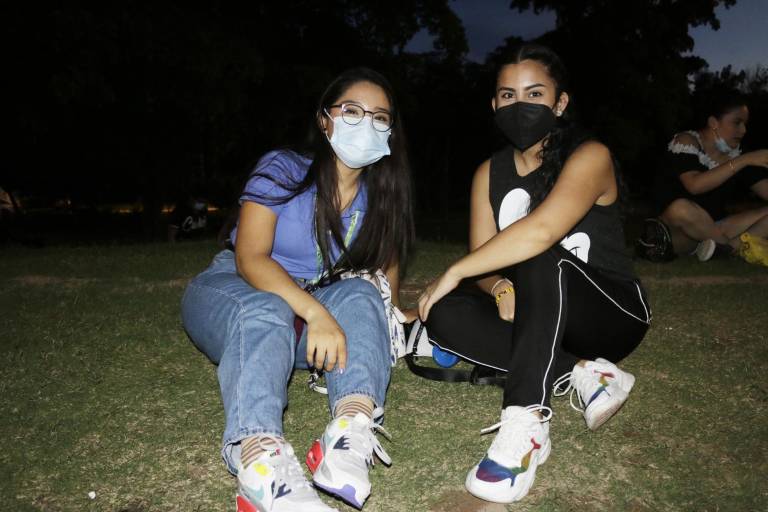 Disfrutan noche de cine en el Museo Materia