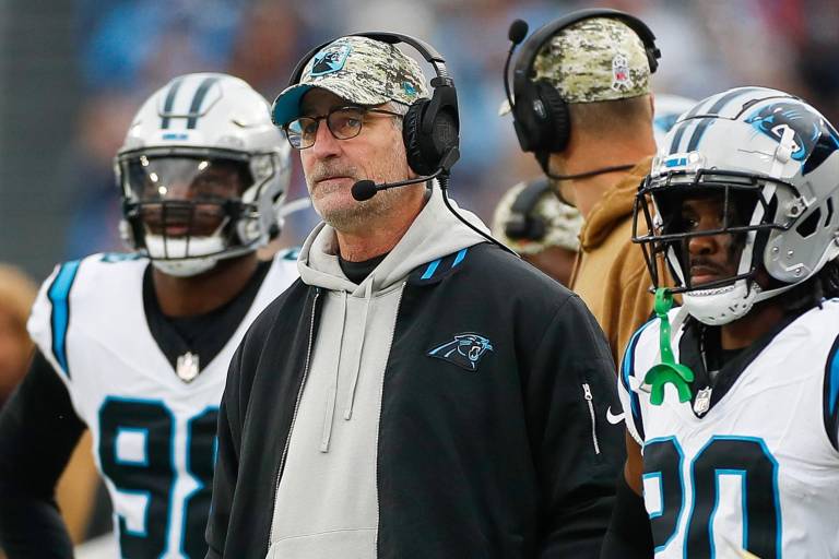 Panthers despide al entrenador Frank Reich por su decepcionante campaña en la temporada