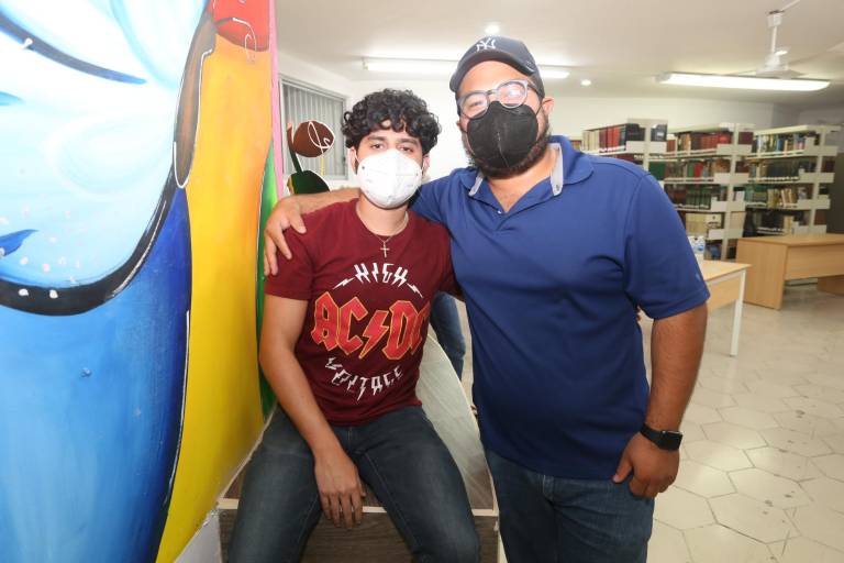 Presenta Karina Castillo los poemas de ‘Güebsait’