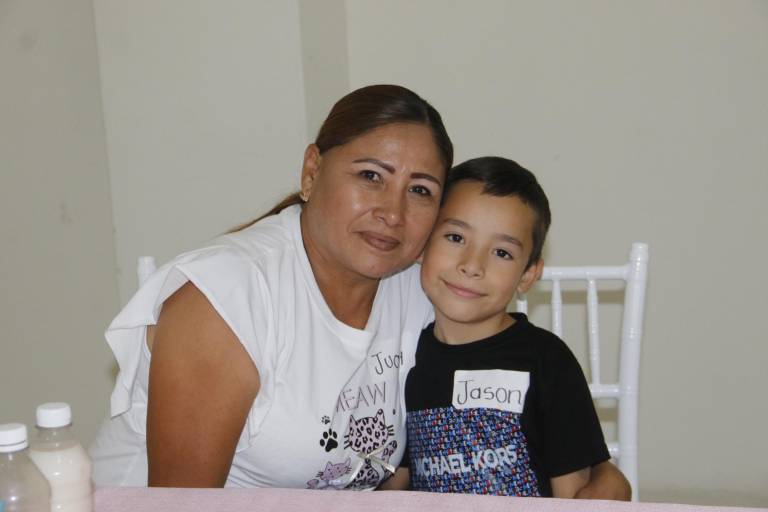 Con rifas, música y regalos Ganac celebra a los niños en su día