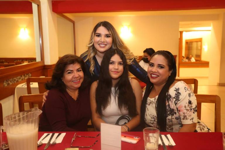 María José Hernández, a unos pasos del altar