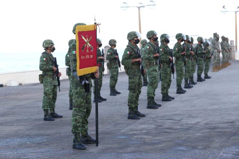 Mazatlán rinde homenaje