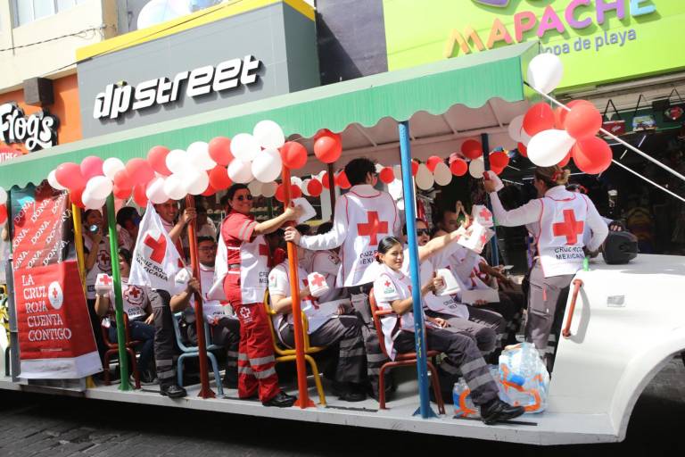 Cruz Roja Mazatlán desfila en búsqueda del apoyo ciudadano; se requieren más de 4 millones de pesos