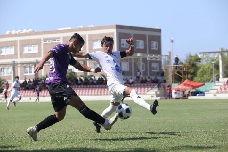 Cañoneros derrotan 2-0 a Gallos Blancos en la Sub 18