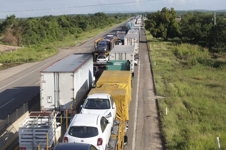Reabren y vuelven a cerrar la Autopista Mazatlán-Culiacán