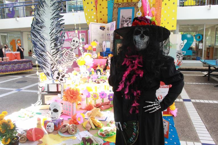 Recuerdan a los fieles difuntos en la Escuela Activa Integral