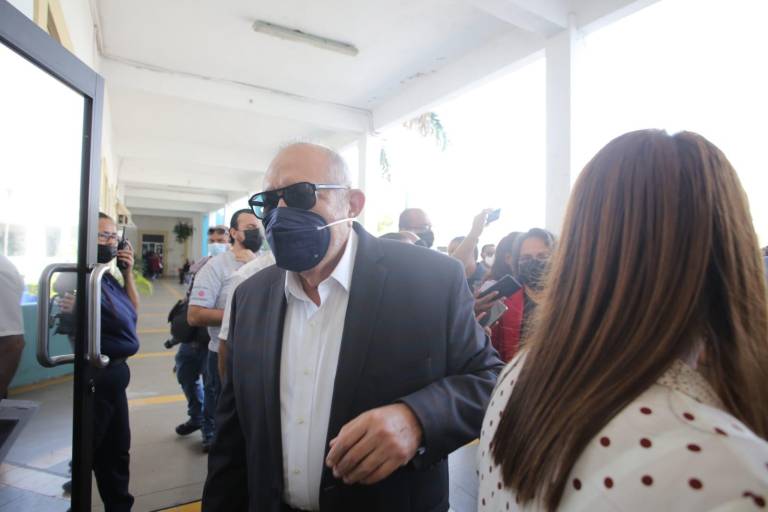 El único que puede suspender el Carnaval de Mazatlán es el Consejo Nacional de Salud, responde ‘El Químico’ a Rocha