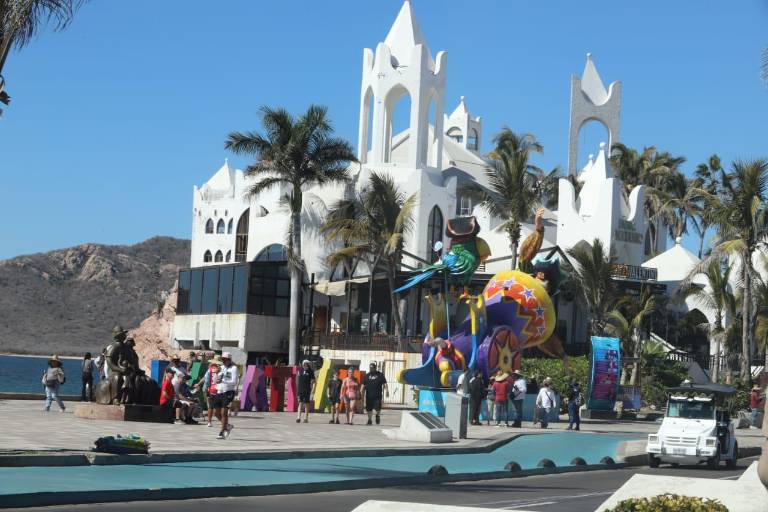 Preparativos para el Carnaval de Mazatlán 2025 van avanzados, dice Alcaldesa