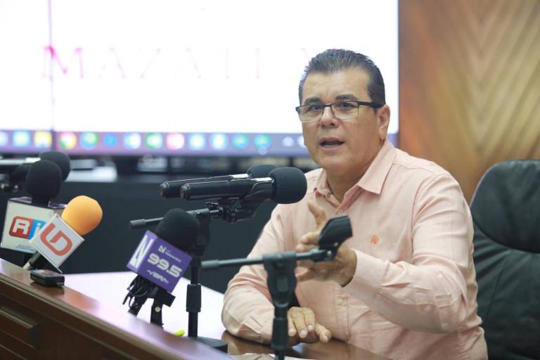 Aumento de nómina obedece a cambio de capítulo a servicios personales: Alcalde de Mazatlán