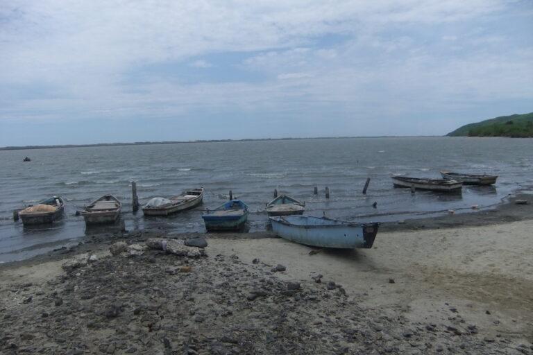 $!El crimen organizado somete a los pescadores artesanales del Pacífico central en México