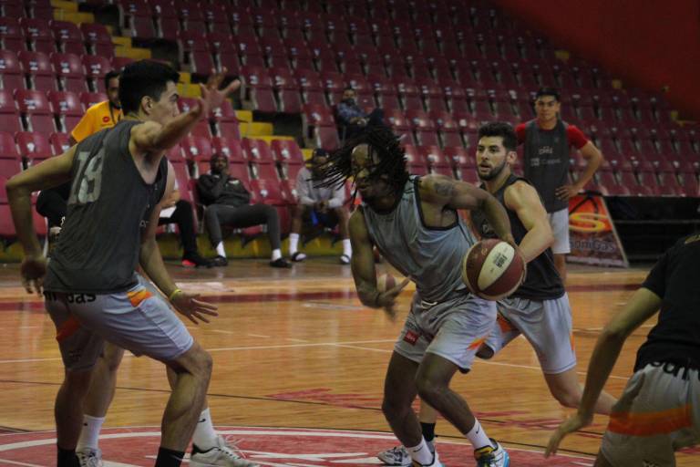 Caballeros de Culiacán reanuda actividades de pretemporada con sesión doble rumbo al Cibacopa 2022