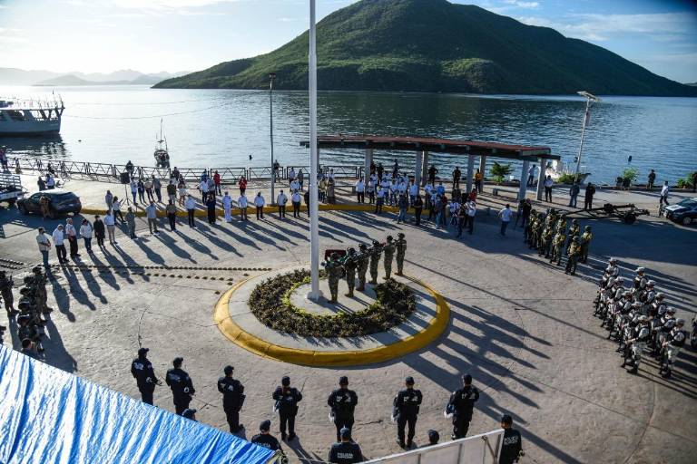 Oficializan nombramiento de Topolobampo como Puerto Heroico