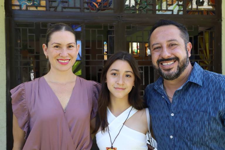 Confirman 54 niños su fe en Cristo