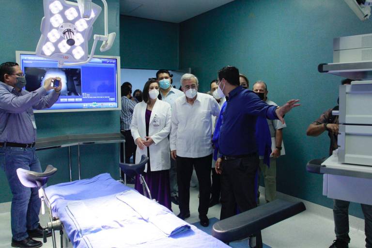 Gobernador inaugura cuatro quirófanos en el Hospital de la Mujer