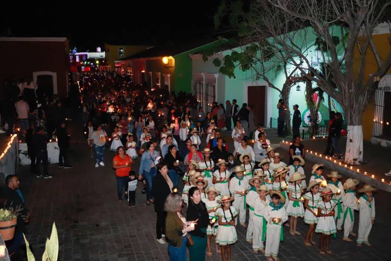 Cosalá reúne a miles en la Fiesta de las Velas en honor la Virgen de Guadalupe
