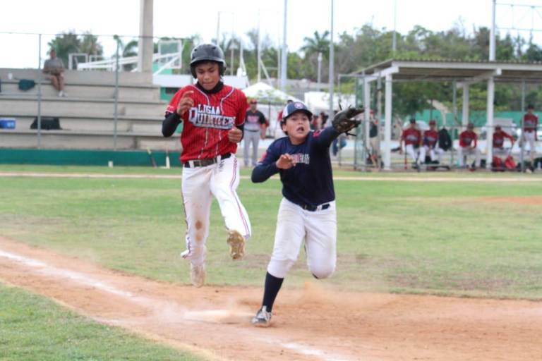 Liga Quintero-Mazatlán saborea sus primeros triunfos en el Mazatlán Baseball Tournament