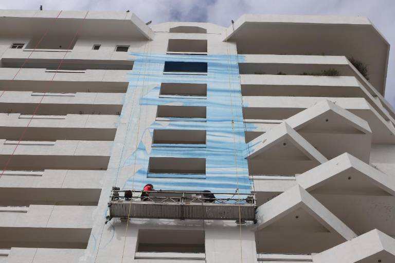Sergio Ramírez lleva su arte a Mazatlán al pintar su primer mural