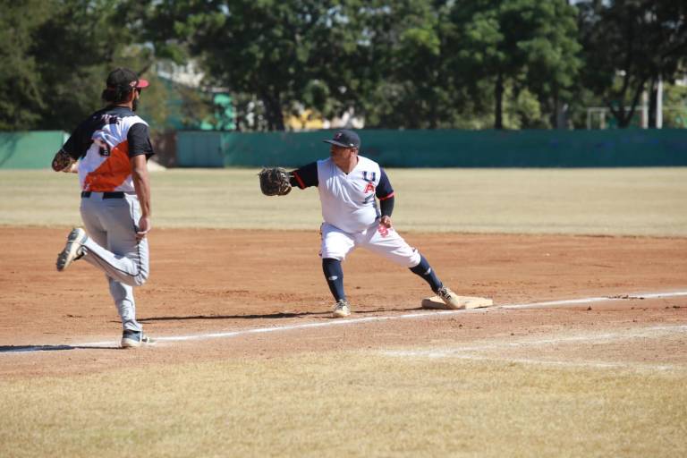 Explota ofensiva de la UAS en Liga de Beisbol Magisterial