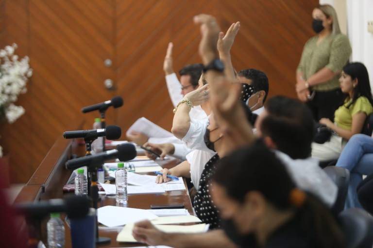 Regidores de Mazatlán presentan denuncia contra director de Cultura por no presentar estados financieros del Carnaval 2022