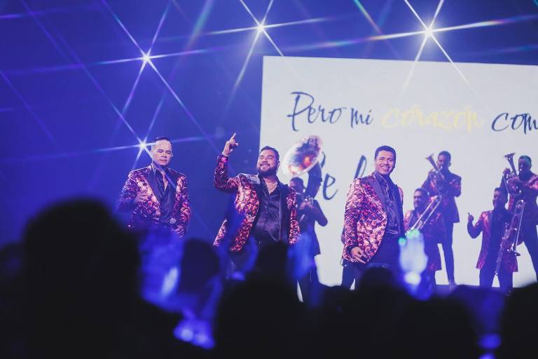 Banda MS y Grupo Firme rinden homenaje a Jenni Rivera