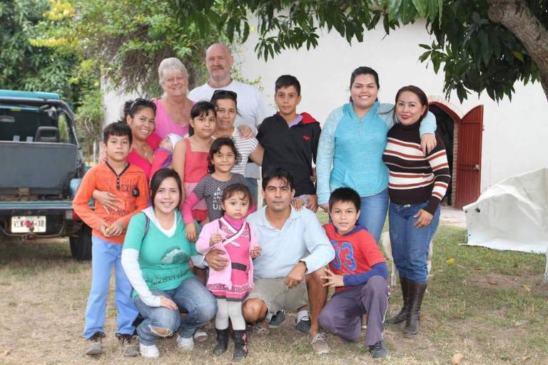 Brenda y Raymund emigraron al cielo, pero su recuerdo quedará vivo en los vecinos de Teacapán