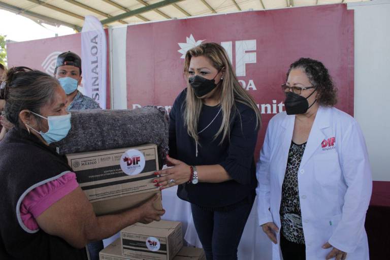 Llega DIF estatal a Rosario con apoyos gratuitos