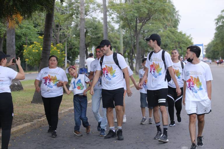 Corren a beneficio de niños con Parálisis Cerebral