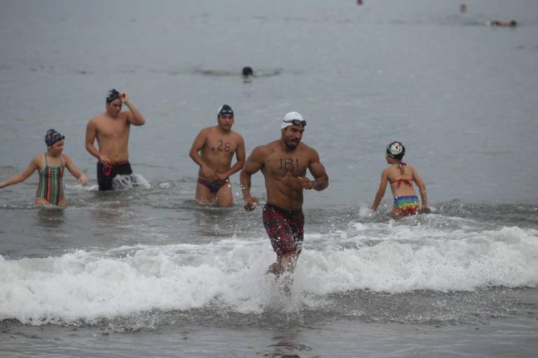 Luna, Tirado y Mercado se llevan las palmas en Octava Puntuable de Natación