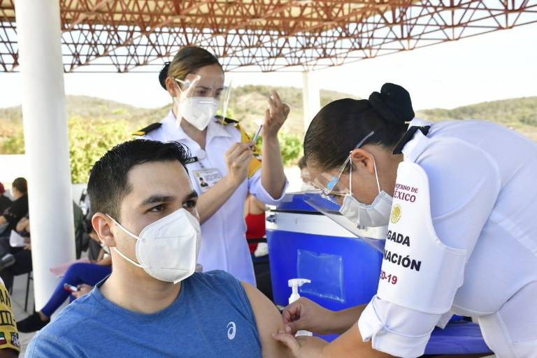 Salud federal llama a jóvenes a vacunarse para frenar la tercera ola de Covid-19