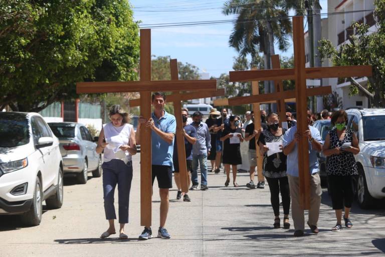 En San Judas Tadeo, en Mazatlán, viven el Viacrucis de Jesús