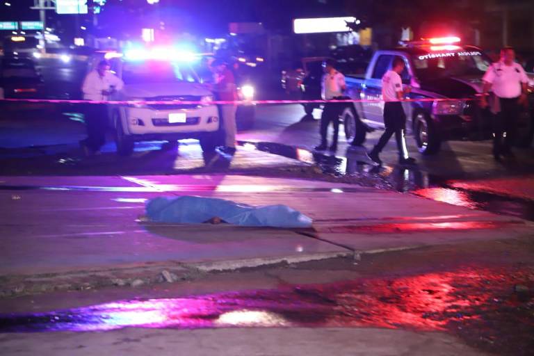 Muere hombre atropellado por automóvil en el Libramiento Colosio, en Mazatlán