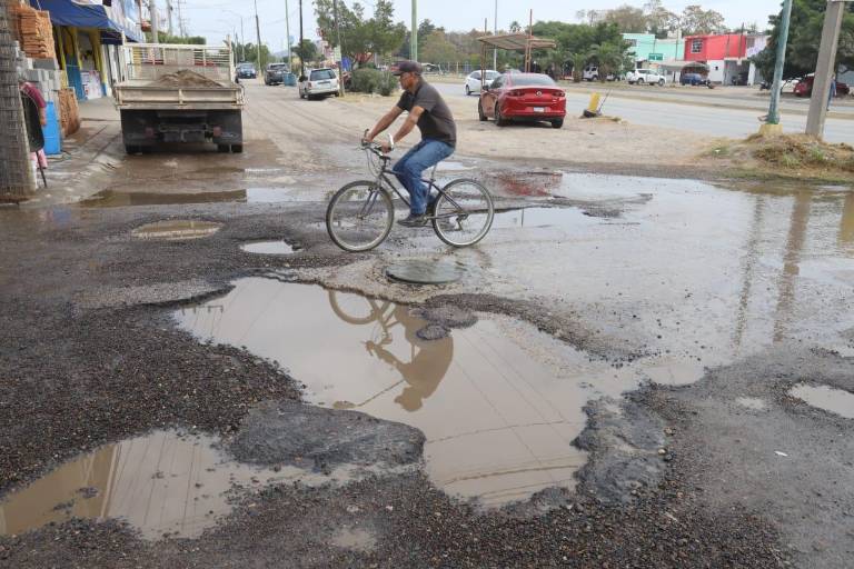 San Joaquín, Villa Verde y Villa Florida viven entre fugas de aguas negras
