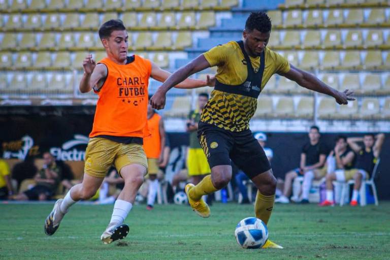 Dorados visita este domingo a Atlante en busca de una histórica cifra
